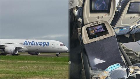 又是波音！歐洲航空班機遇亂流「座椅慘折斷」　乘客卡天花板驚悚畫面曝