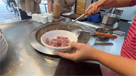 小黃運將帶路吃好料! 高雄60年牛雜湯料好實在
