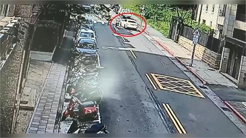 快新聞／內湖巷內爆死亡車禍！賓士車左轉撞機車　七旬騎士頭重傷不治
