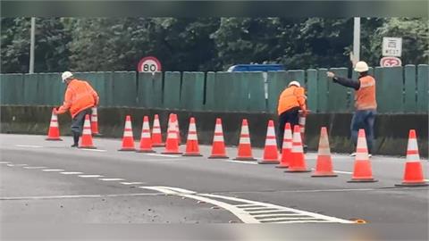 快速道路竟藏「暗器」？台62又爆伸縮縫滿地碎石害爆胎