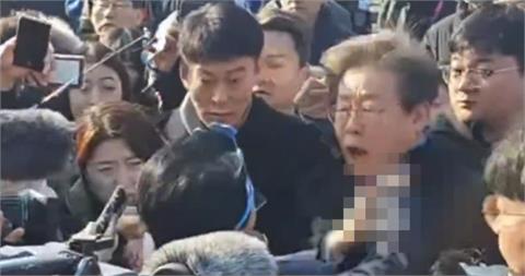 快新聞／南韓最大在野黨魁李在明「頸部被砍」倒地畫面曝！　兇嫌現場遭逮