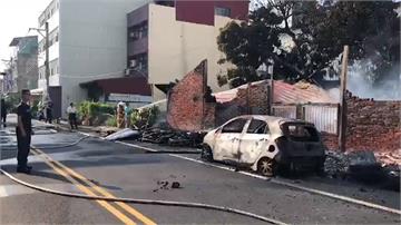 彰化鐵皮屋大火 燒毀兩部汽車幸無人傷