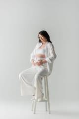 肚子大了美貌依然在！孕媽咪4套顯瘦穿搭公式 懷孕也能優雅迷人