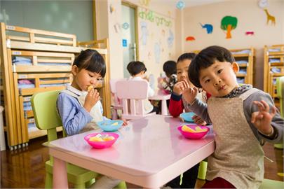 年菜健康吃　教部籲留意孩童過量攝取高熱量食物