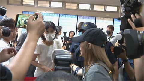 快新聞／柯文哲同意交保！陳佩琪為夫奔走　抵北院畫面曝