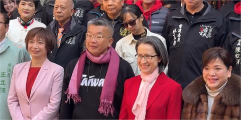 金蛇年開春祈福！　副總統蕭美琴台中浩天宮發小紅包