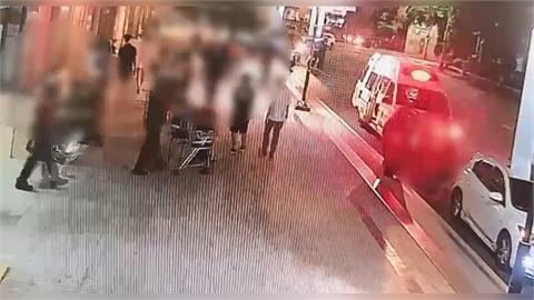 北車東一門亂扔水瓶、石頭　男子遭保護管束強制送醫