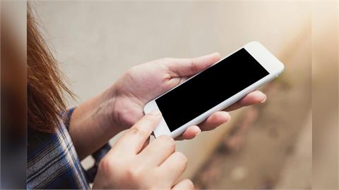 快新聞／過年別只顧滑手機！短影音上癮傷大腦　恐致注意力降低、憂鬱風險增