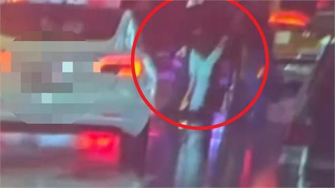 快新聞/當街施暴!北市大安區下班尖峰「小黃運將遭痛扁」 原因令人傻眼