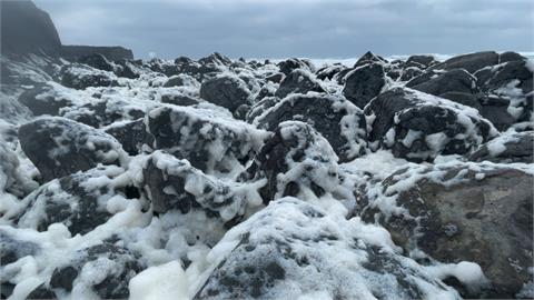 「小門吹雪」現蹤！澎湖西嶼冬季限定奇景　遊客驚喊好浪漫