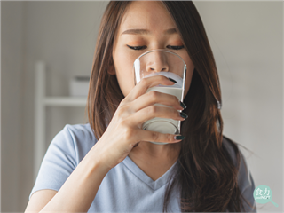 高脂乳製品有助於血糖恢復正常？糖尿病患者可以喝全脂牛奶嗎？