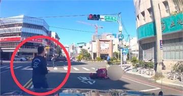 街頭驚險一幕!38歲女外送員低血糖發作倒地 警秒救命全程護送