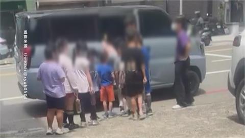 誇張超載！台南補習班廂型車「後座塞10人」　目擊者：最多看過塞13人