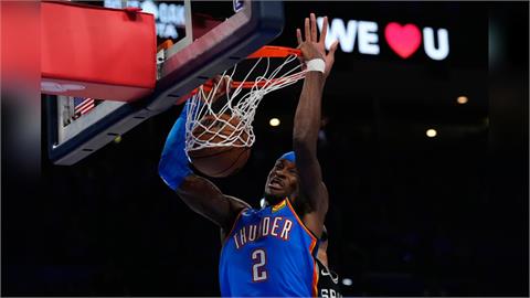 NBA(影)／衛冕軍雷霆西區決賽首戰落敗！新科年度MVP得主自責：我必須要更好