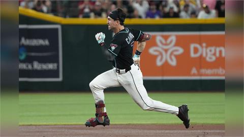 MLB(影)/「卡仔」單場4支4演出猛打賞!本季有機會締造一項大聯盟新紀錄