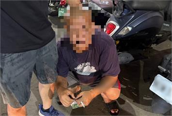 女趴引擎蓋摔落男友狠心輾斃　警3小時火速逮人
