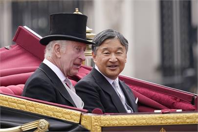展開8天英國國是訪問　日皇德仁偕查爾斯一同搭乘馬車