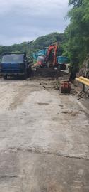 桃園豪雨「炸」路面！　污水暴衝　蘆竹馬路破大洞