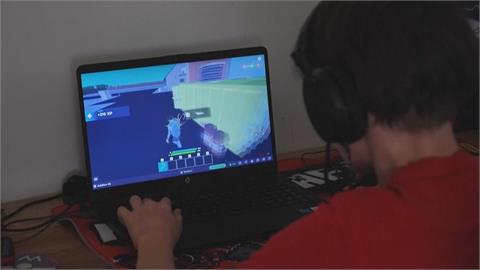 前高階警官遭控持有「人獸交、兒童私密片」…法官判「免坐牢」民眾反彈