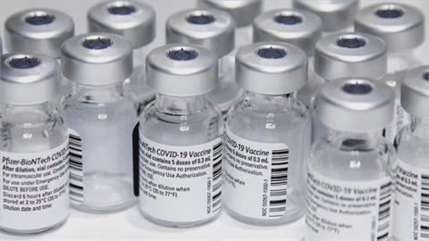 疫苗一直來！59.4萬劑AZ週二抵台　傳首批BNT週三晚間抵台