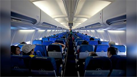 航空公司飛機座椅「愛用色」曝光！波音揭「背後心理學」：減輕飛行焦慮