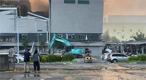快新聞／屏東工廠爆炸還有6人失蹤！重機具進場搶救　最新畫面曝光