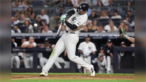 MLB(影)/賈吉缺陣誰來開庭?「左打法官」瓊斯給答案 洋基連4場上演逆轉秀