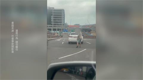 寄生桃機？白牌車違規亂像頻傳　低價搶客網路叫車抓不完
