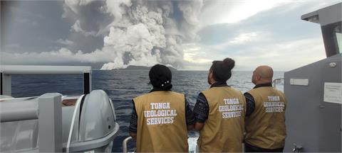 快新聞／東加海底火山又爆發！　監測中心觀測到大浪