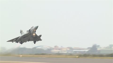 戰機順利升空幕後大功臣　「軍機修補隊」功不可沒