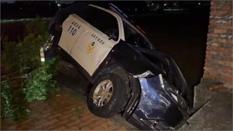 警車圍捕七旬毒蟲撞樹卡水溝　員警脫困後腦杓流血