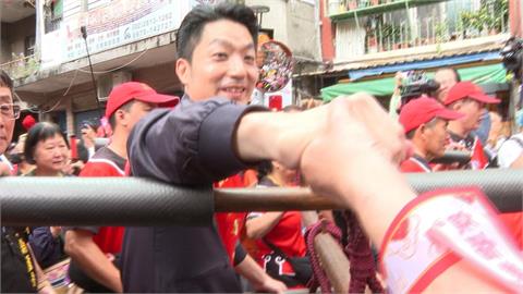 熱情迎接！蔣萬安赴東明公園視察　志工澄清：不知市長要來