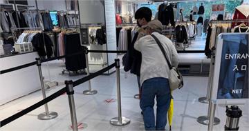 阿公行動不便NET店員當「人體拐杖」陪全程　萬人被暖哭：一定要加薪