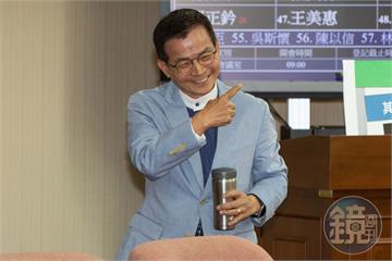賴士葆護藍青年稱「偽造文書有這麼嚴重嗎」　律師酸：企圖藉勢除罪？