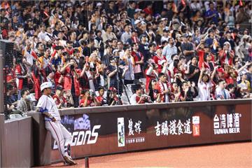 向林智勝致敬！企業讓員工「提早下班」看味全龍比賽
