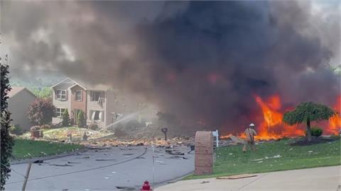美國賓州不明原因爆炸事故　房屋炸開瞬間全都錄