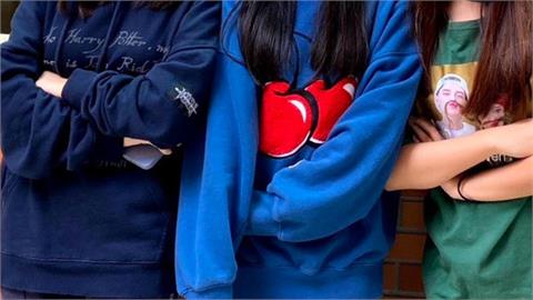 冬天洗完帽T「繩子直接掉出」怎麼救？內行人教「實用4妙招」快速復原！