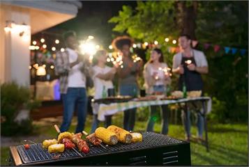 中秋節來了！高雄市轄內公園嚴禁烤肉+燃放鞭炮　違規最高開罰6000元