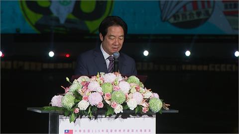 璀璨光影訴說民主故事　賴總統現身「國慶光雕展演」揭序幕