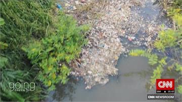 峇里島河川滿滿垃圾 當地青年發起看守計畫