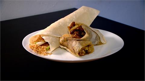 中國美食搬上台灣餐桌　徐州「烙饃」包入孜然羊肉
