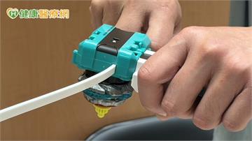 年輕戰鬥陀螺玩家「發射」過度　手腕拉傷囧成「陀螺傷兵」