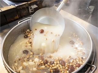 南台灣人氣麻辣鍋鳳山也有店！完美詮釋香濃養生麻辣過癮！