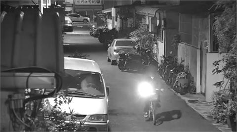 快新聞／高雄碎屍魔連殺3女　凌晨騎單車「棄屍大嫂」影像曝光
