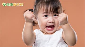 媽媽陪玩她就哭　專家：孩子需建立控制感