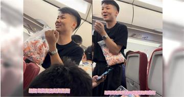 暖爸怕8個月寶寶搭機吵人「備百副耳塞發送」　反被乘客一句話感動