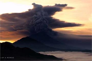 火山噴發最高警戒 峇里島機場關閉24小時
