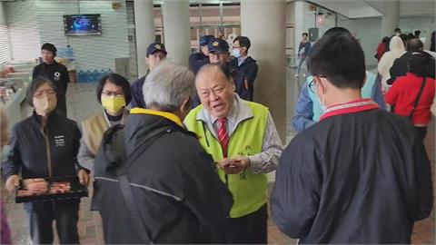 澎湖縣長陳光復摔倒「顱內出血」　送高雄榮總緊急開刀