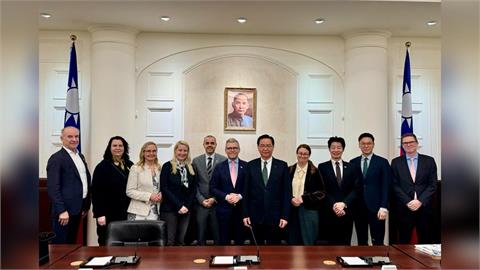 快新聞／收穫滿滿返回芬蘭！林昶佐送別史上最大國會訪團　高雄明起接棒接待