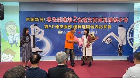 達文西手術破6千例　童綜合引進第二台達文西單孔機械臂